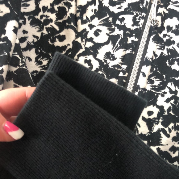 Lululemon zip up like new! - Picture 4 of 10